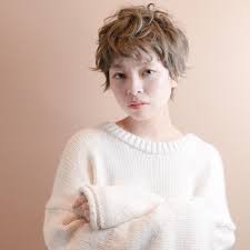 ベリーショートが旬 大人可愛いマッシュヘアを手に入れよ hair マッシュショート ヘアスタイル 50代 ヘアスタイル ショート