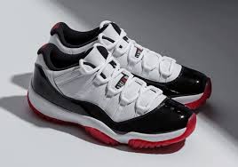 Traditionally, the concord colorway is covered in black patent leather overlays, but with this iteration, concord purple is brought to the forefront and displayed as a main component in the design. Air Jordan 11 Low Concord Bred Release Reminder Sneakernews Com