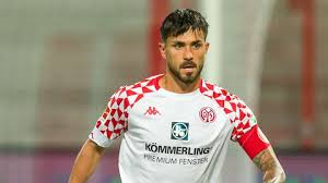 Danny latza ретвитнул(а) tai lopez. Mainz Kapitan Latza Verteidigt Spieler Streik Hat Sich Sehr Viel Angestaut