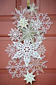 40 Diy Christmas Front Door Decorations That Go Beyond Regular Wreaths Dollar Store Christmas Decorations Christmas Door Decorations Diy Christmas Door