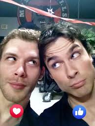 Welcome everyone to Bram Stoker's Dracula 🧛🏻🦇🏰🩸 . Please help support  the group to grow by