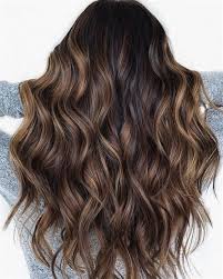 20 dark brown hair with caramel balayage how gorgeous is this caramel balayage if you want to brea balayage schwarzes haar haare balayage haarfarbe balayage