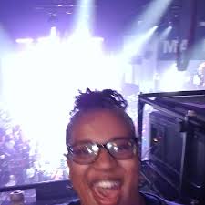 Swipe to see the face of the girl who got to see @tyetribbett minister  twice less than 30 days a part. No regrets either time. Thanks for stopping  through STL.