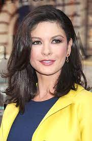 40 Stunning Medium Hairstyles For Round Faces Medium Hair Styles Round Face Haircuts Medium Length Hair With Layers
