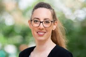 Karen Esser's Instagram, Twitter & Facebook