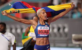 Apr 27, 2021 · yulimar rojas recibió este lunes 26 de abril la distinción guinness world records de salto triple femenino bajo techo de 15.43 metros, marca que obtuvo el 21 de febrero de 2020. Yulimar Rojas La Venezolana Que Persigue El Record Mundial De Salto Triple En Los Juegos Olimpicos