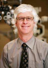 Félicitations au Dr Alain Poulin qui a pris sa retraite le 31 mars 2019  après 42 de pratique d'optométrie à Granby. Souhaitez-lui une bonne  retraite, c'est amplement mérité!