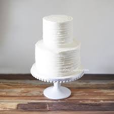 How To Make Lines Texture On Buttercream Cakes Rose Bakes Wedding Cake Recipe Wedding Cake Icing Creative Cake Decorating