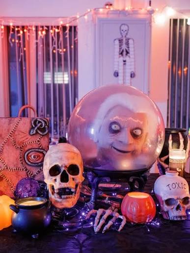 90's Halloween Party with Vintage Blow Molds — Gaby J Photography