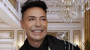 Así es Santi Rubio, novio del Maestro Joao