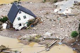 Люди оказались запертыми большой водой в генеральное консульство рф в бонне выясняет, есть ли россияне среди тех, кто пострадал в результате масштабных наводнений в землях. Ounm8vu57bd9km
