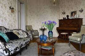 Sophisticated wallpapers for residential and commercial interiors. Modern Wallpaper Patterns And Room Colors For Interior Design And Decorating