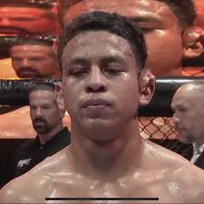 El ecuatoriano @lemuel_suarez_mma 🇪🇨 venció vía TKO al peruano Adrián  Álvarez en el primer round en el evento @ffclatam Tremendo desempeño del  ecuatoriano…. VIDEO de la finalización en mis historias 🔥🔥🔥 #MMA  #EcuadorMMA