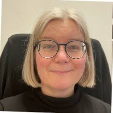 Spännande dag på jobbet igår! jag tillsammans med projektgruppen för  avveckling av material fick vara med på regionfullmäktige och ta emot årets  miljöpris i Region Gävleborg.