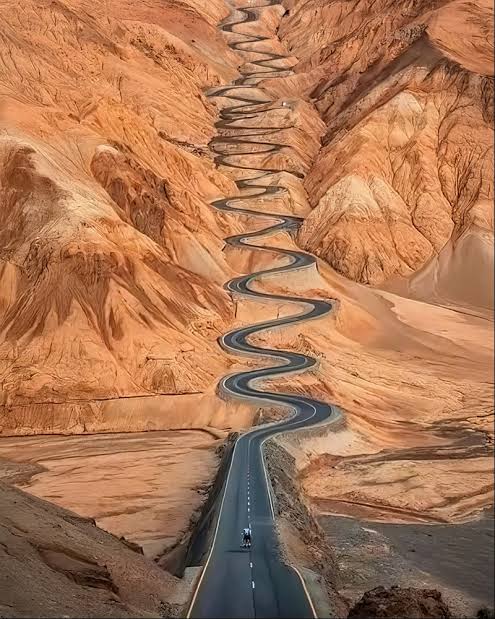 Karakoram Highway: Pakistan to China road