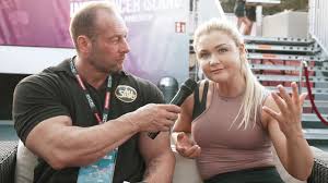 Sophie thiel und ihr exfreund charlie sind getrennt! Sophia Thiel Die Achterbahn Influencerin Rep One