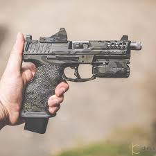 Pin By Jack Nyberg On Vp9 Build Hand Guns Guns And Ammo Guns Tactical