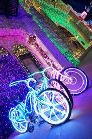 Sony 10 18mm Sel 1018 Sample Image Hollywood Studios Disney Bicycle Disney Christmas