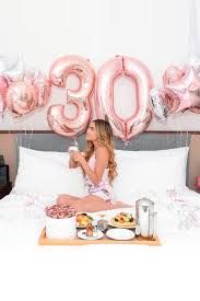 La igualdad en el lenguaje se traduce en igualdad en la cama. Ideas Para Celebrar El Cumpleanos De Tu Pareja En Casa Let S Kinky Let S Kinky