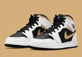 Relevance lowest price highest price most popular most favorites newest. Air Jordan 1 Mid Kids White Black Gold 554725 190 Sneakernews Com