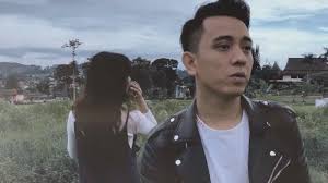 Check spelling or type a new query. Chord Kunci Gitar Entah Apa Yang Merasukimu Judul Lagu Salah Apa Aku Ilir 7 Viral Di Tik Tok Surya