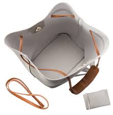 Check spelling or type a new query. Cartera Gris Con Asas Largas Y Detalles En Marron Aza Style