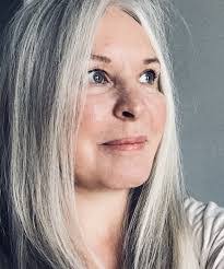 Elli Klein's Instagram, Twitter & Facebook