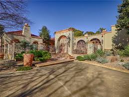 Luxury Santa Fe Style Home In Nichols Hills Oklahoma Santa Fe Style Santa Fe Family House