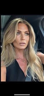 Gloria Rosenfeld's Instagram, Twitter & Facebook