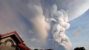 This magmatic eruption is characterized by weak lava fountaining. Volcano Erupts Near Manila Airport Shut Villagers Flee Abc News