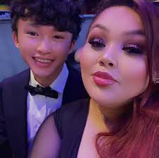 I'm incredibly honored to be recognized as a Trailblazer at the  @nailexcellenceawards This weekend was emotional, beautiful to see our nail  community celebrated, and so much fun!! Celebrating with so many talented