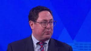 Steven Manzer's Instagram, Twitter & Facebook