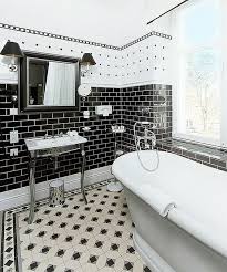 Schwarz weiß ist nicht kleinkariert. Badezimmer Schwarz Weiss Fliesen Google Suche Badezimmer Schwarz Fliesen Schwarz Weiss Badezimmer Dekor