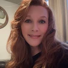 Started my first Kristin Hannah read and I think I'm hooked. The Four Winds