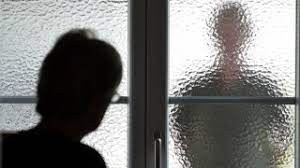 Stalking involves behaviors towards a person that make them feel unsafe. Stalking Aktuelle Themen Nachrichten Sz De