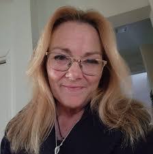 Edythe Newman's Instagram, Twitter & Facebook