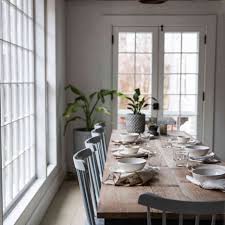 The dining room is generally equipped with a dining table and other supporting furnishings such as … 20 Modern Farmhouse Dining Rooms That Will Transport You To The Countryside