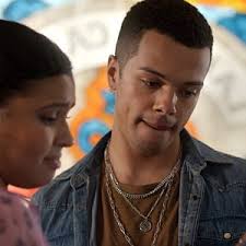 Photos et affiches de Ralph & Katie Saison 1