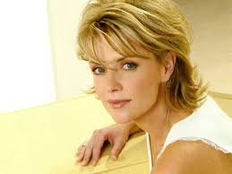 Do you think Amanda Tapping resembles Peyton in S3?
