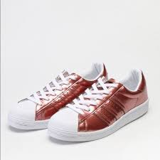 Electroplated midsole plugs add a glam finish. Adidas Superstar Metallic Rose Gold Sneakers Adidas Superstar Rose Gold Sneakers Rose Gold Sneakers Adidas