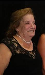 ليكن ذكرها مؤبدا . تعازينا الحارة للأهل والعائلة . الله يرحمها . المسيح قام  .