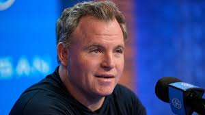 Titans GM Mike Borgonzi praises Notre Dame RB Jeremiyah Love, keeping all  options open in draft