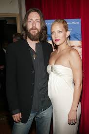 This will be her first child with her. Kate Hudson And Chris Robinson The Quickest Celebrity Engagements Livingly