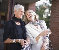 Ochii sunt un alt indicator prin care poti sa afli ce varsta are pisica ta. Moda Femei Peste 60 Ani Divahair Ro