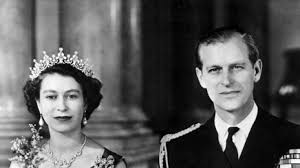 Kirby victoria hamilton spielt königin elizabeth, elisabeths mutter. Queen Elizabeth Ii Als Teenager Voll Verknallt Mit 13 Jahren So Stahl Prinz Philip Das Herz Der Queen News De