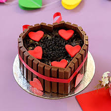 The cafés and restaurants in the world offer tempting desserts but a cake has its special place in the heart of a dessert lover. Birthday Cakes For Him Birthday Cake Ideas For Men Ferns N Petals