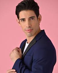 Alex Meza's Instagram, Twitter & Facebook