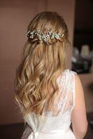 Pretty Half Up Half Down Hairstyle For Romantic Brides Brides Hairstyle Halboffen Pretty Romantic Hair Styles Long Hair Styles Wedding Hair Down