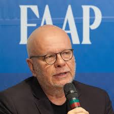 Depois do sucesso de “O Caos Contemporâneo”, minicurso que recebeu  convidados especiais como o Marcelo Tas, a FAAP acaba de lançar uma nova  Pós-Graduação, liderada por Luiz Felipe Pondé, intitulada “Mercado e