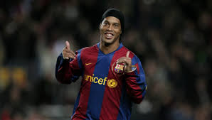 ʁonawˈdʒĩɲu gaˈuʃu) or simply ronaldinho. Ronaldinho Wants Messi To Stay And Barcelona To Retire His No10 Shirt Sport360 News